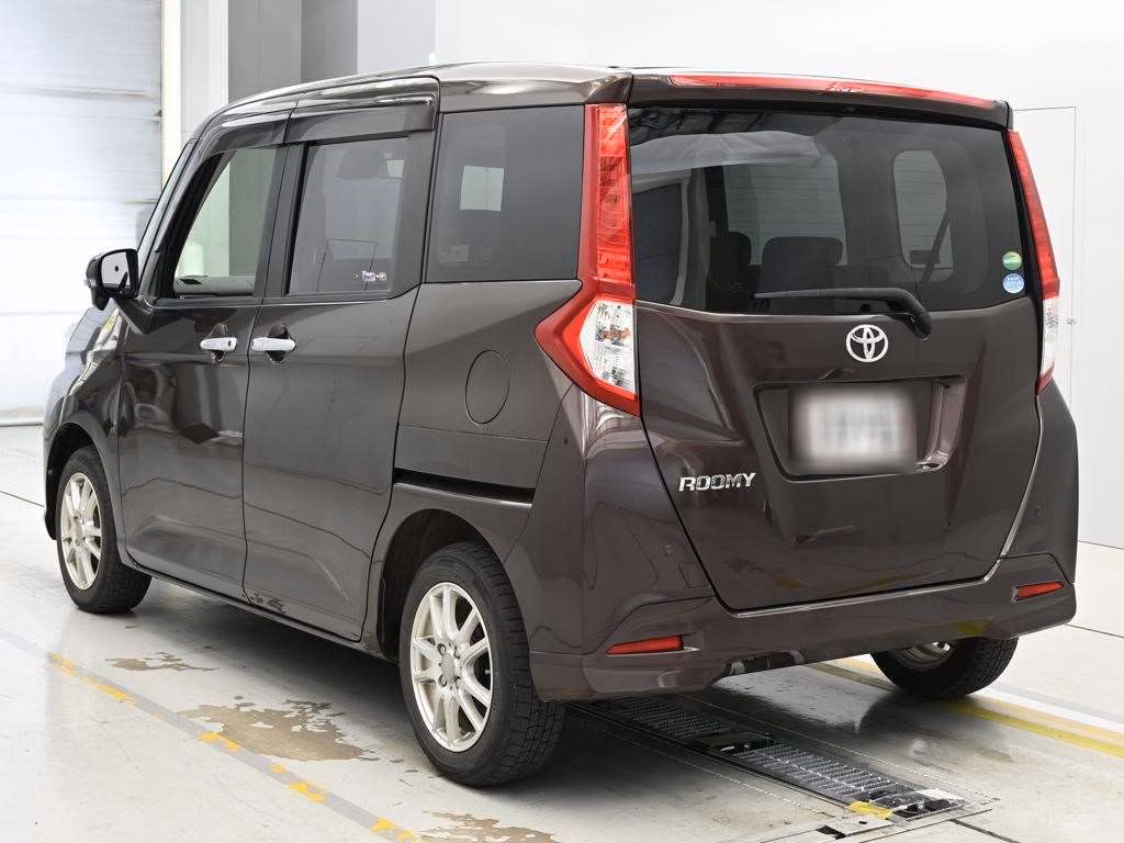 TOYOTA ROOMY