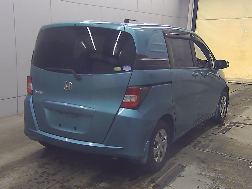 HONDA FREED SPIKE