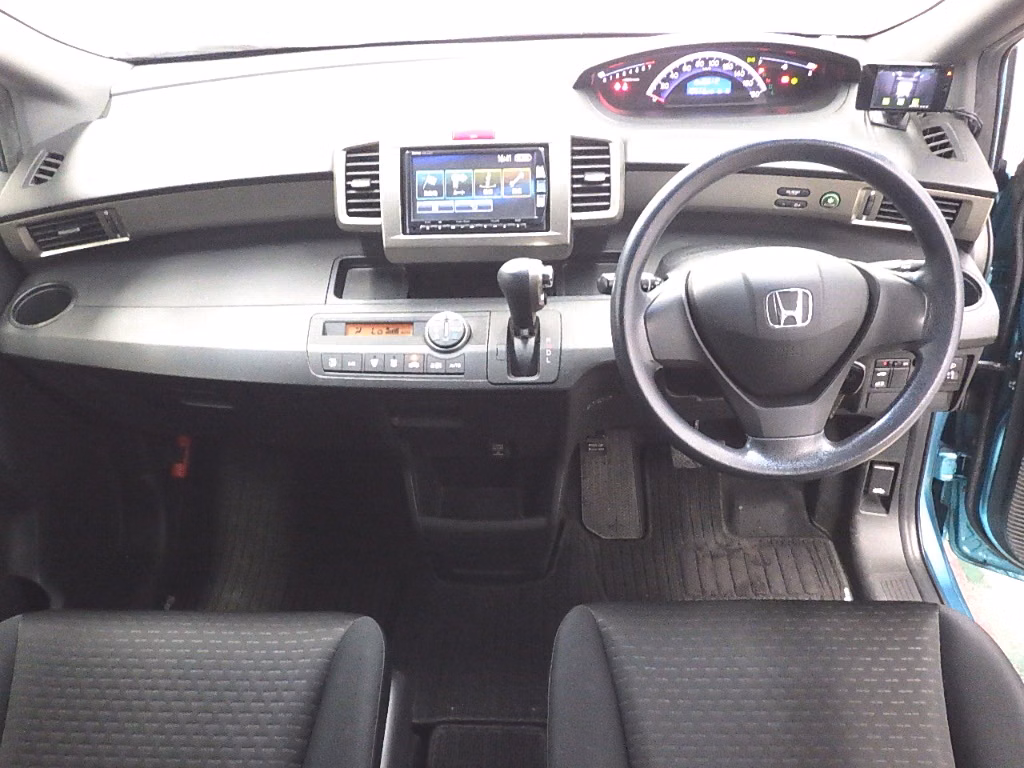 HONDA FREED SPIKE