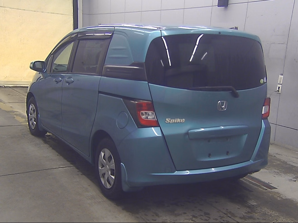 HONDA FREED SPIKE