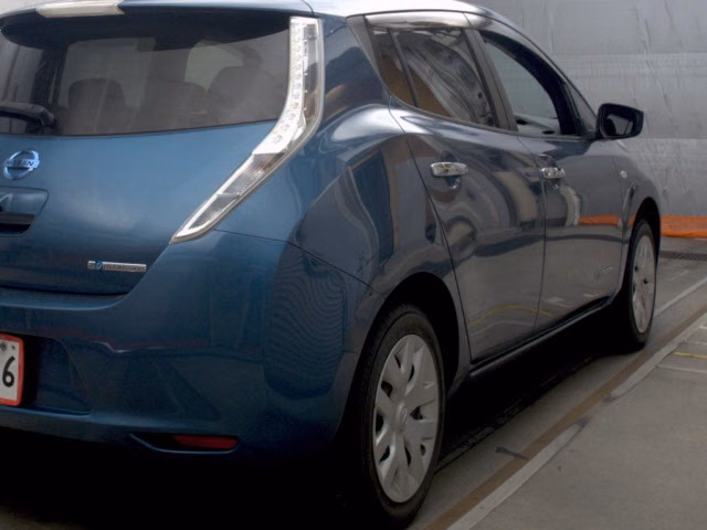 NISSAN LEAF