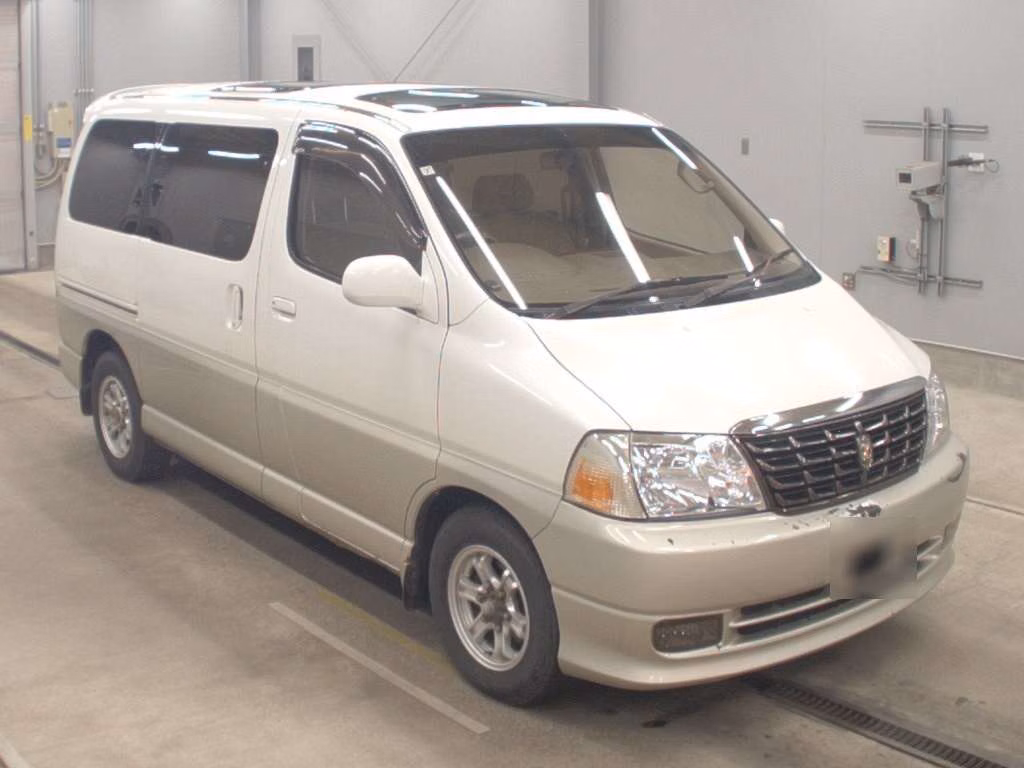 TOYOTA GRAND HIACE