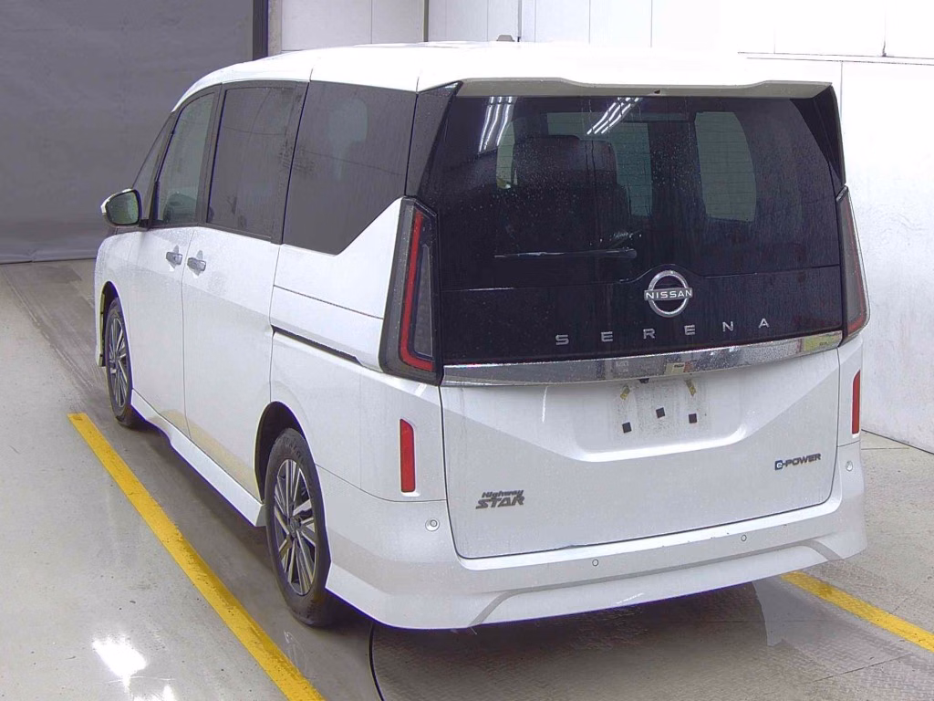 NISSAN SERENA