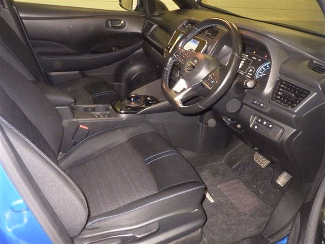 NISSAN LEAF