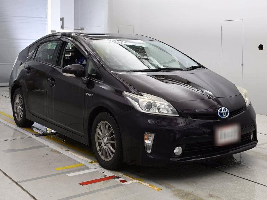 TOYOTA PRIUS