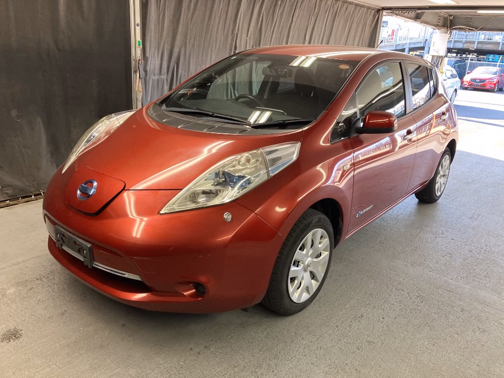 NISSAN LEAF