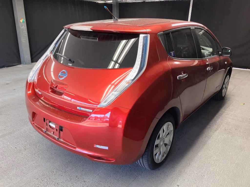 NISSAN LEAF