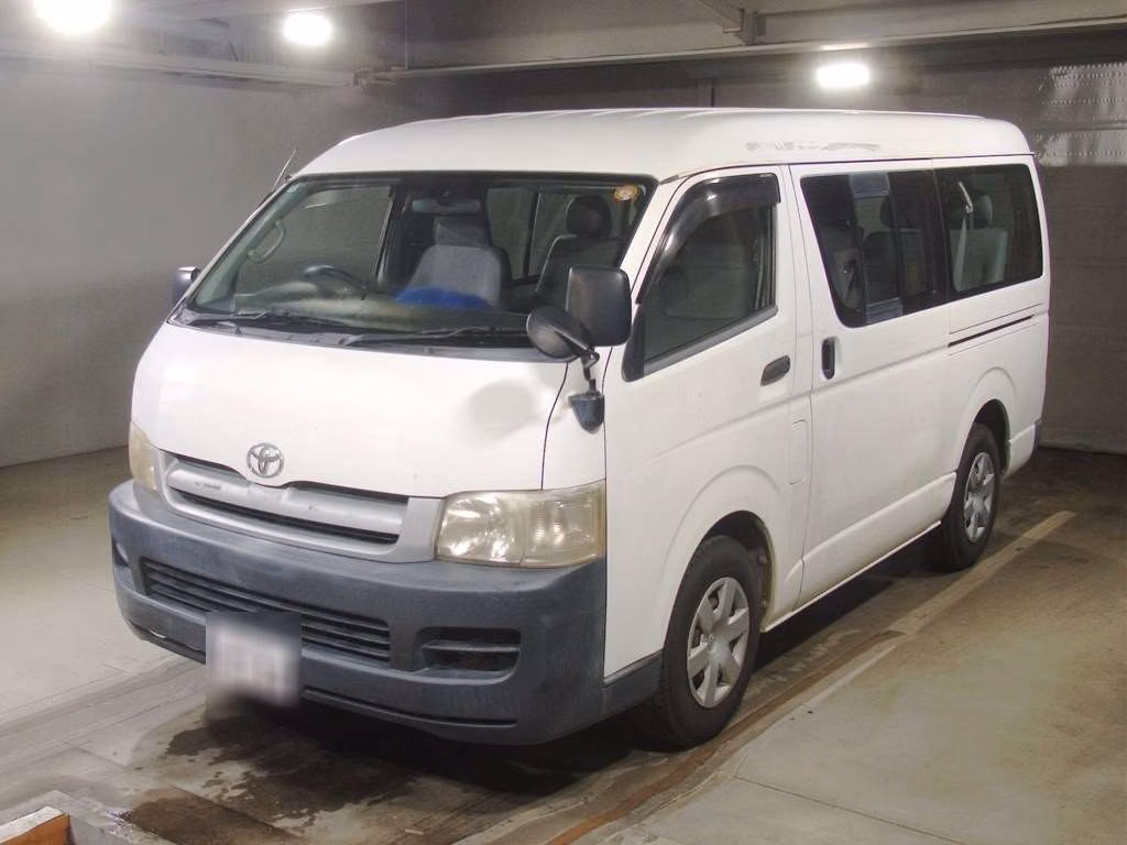 TOYOTA HIACE