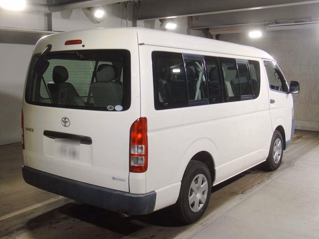 TOYOTA HIACE