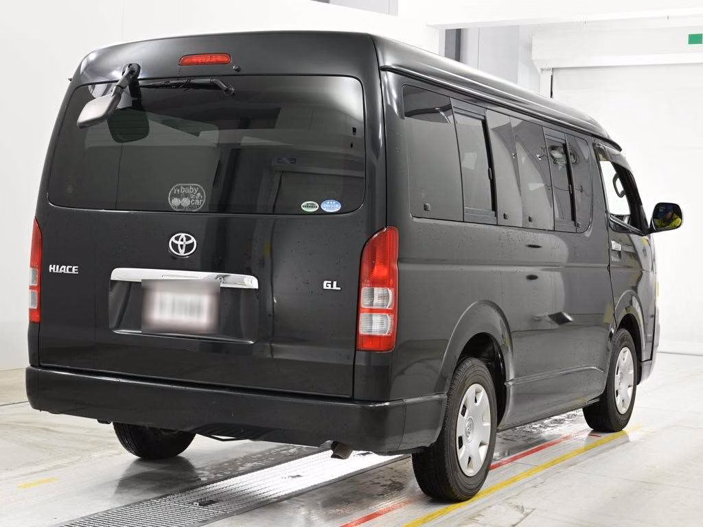 TOYOTA HIACE