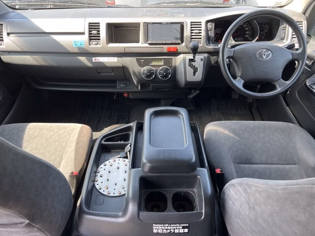 TOYOTA HIACE