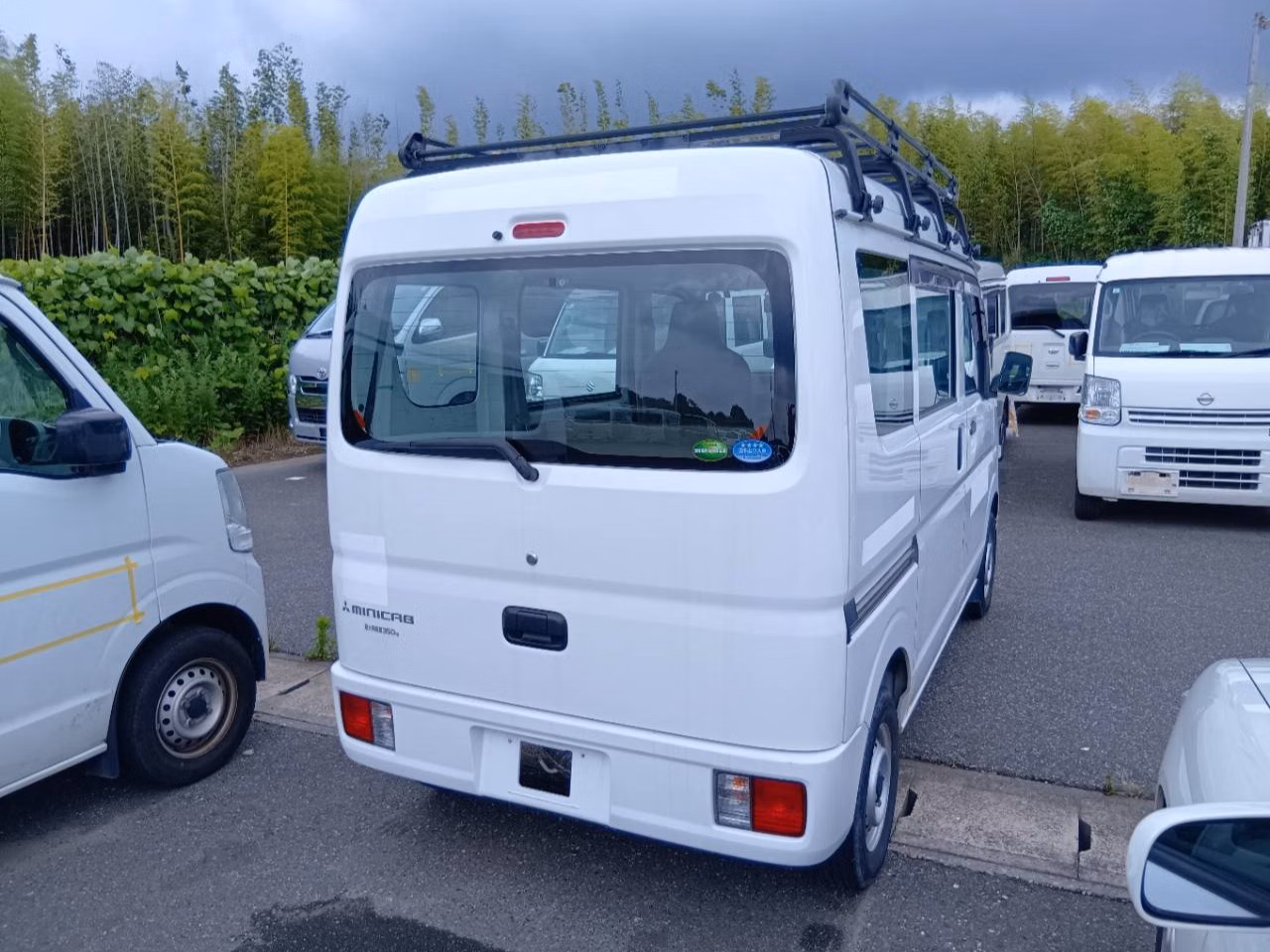 MITSUBISHI MINICAB