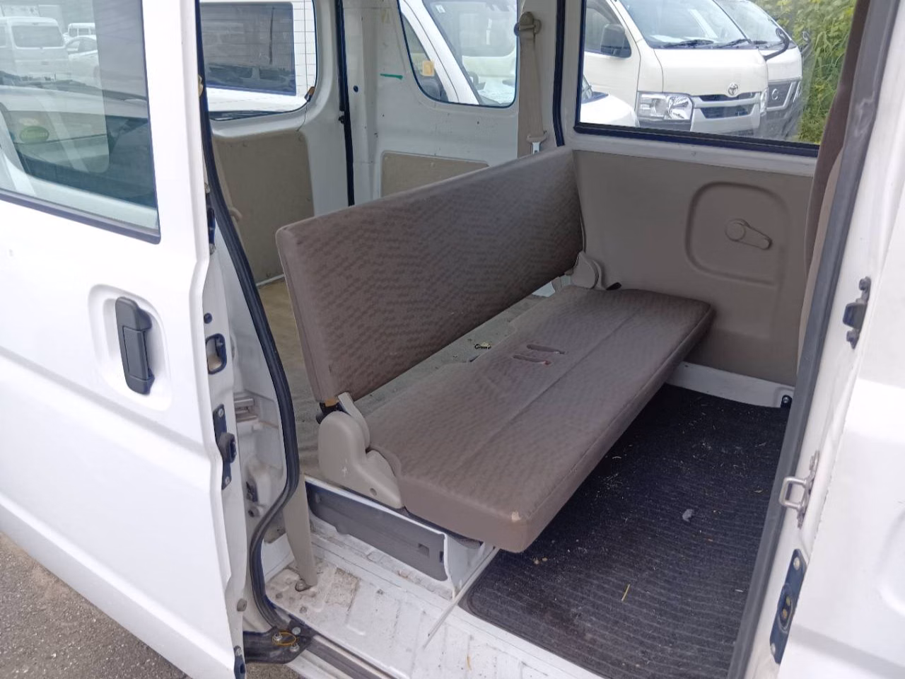 MITSUBISHI MINICAB