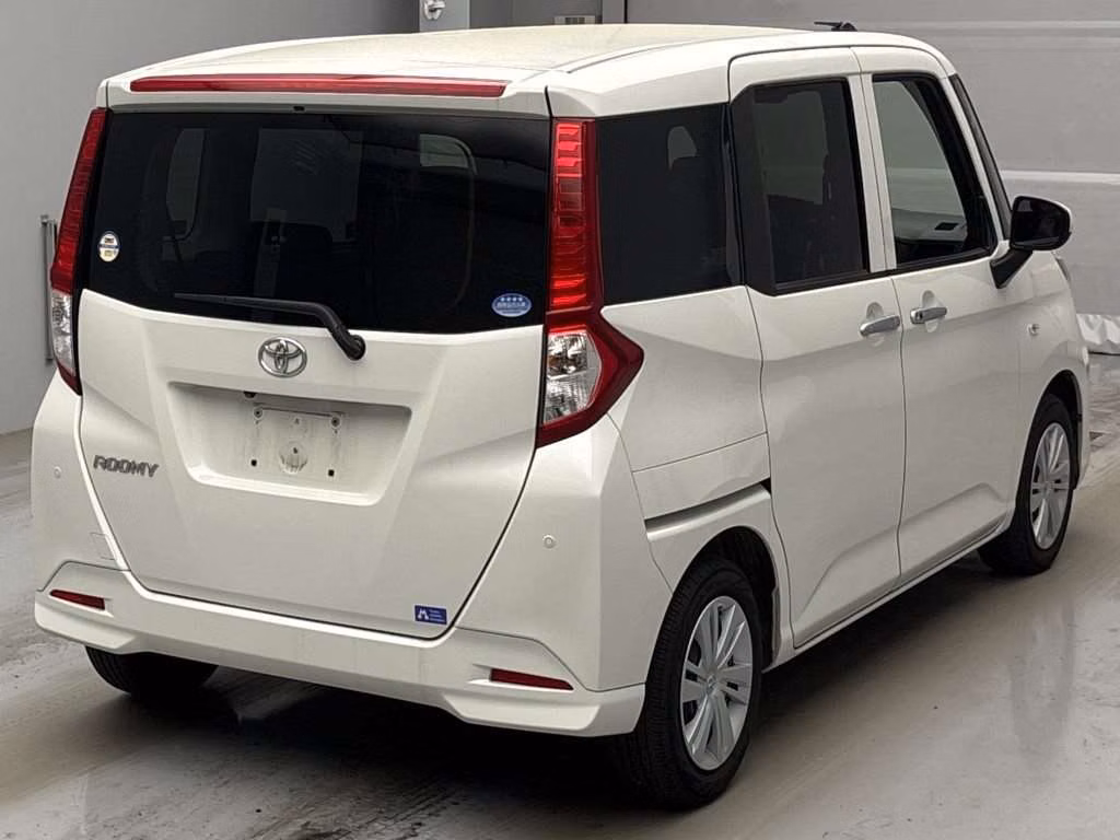 TOYOTA ROOMY