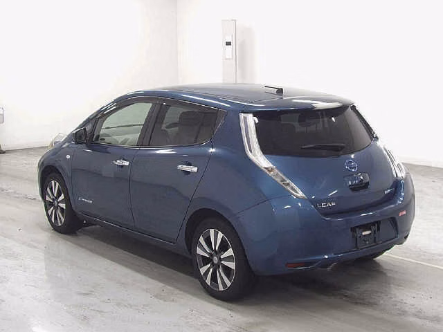 NISSAN LEAF