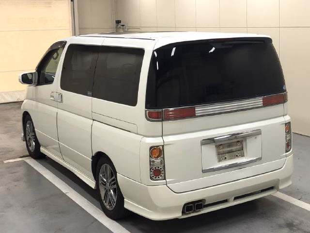 NISSAN ELGRAND