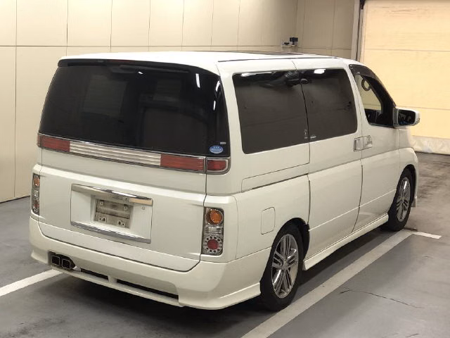 NISSAN ELGRAND
