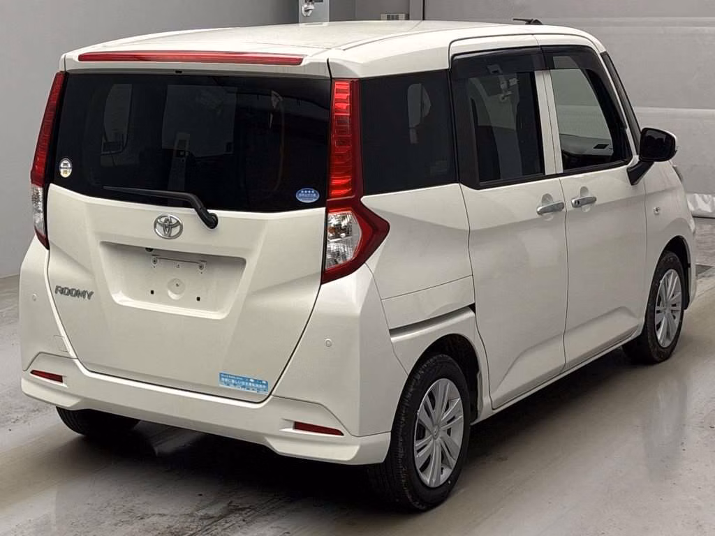 TOYOTA ROOMY