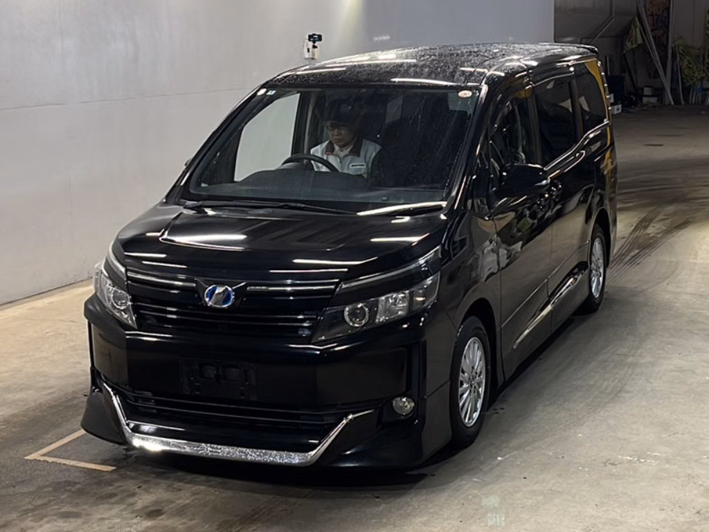 TOYOTA VOXY