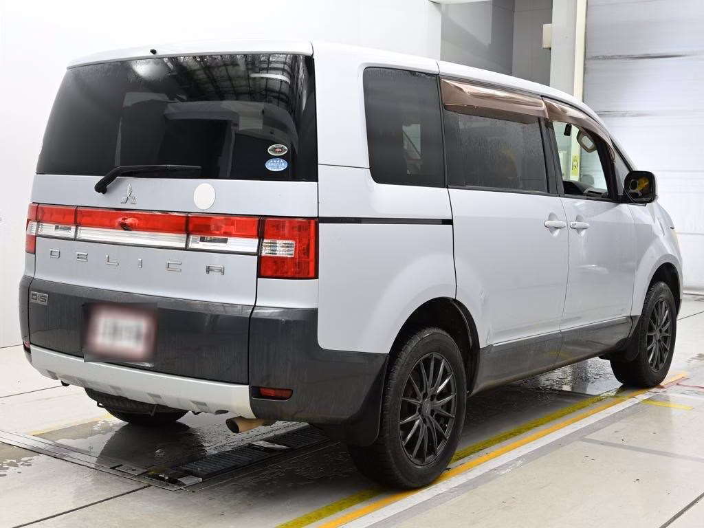 MITSUBISHI DELICA D:5