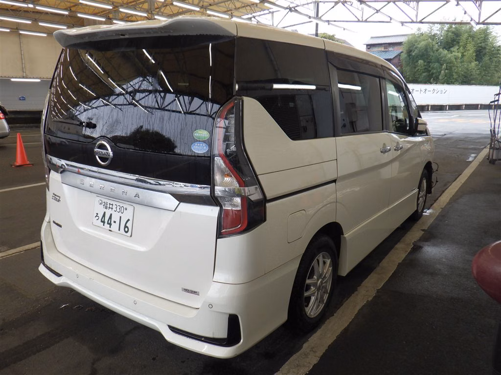 NISSAN SERENA