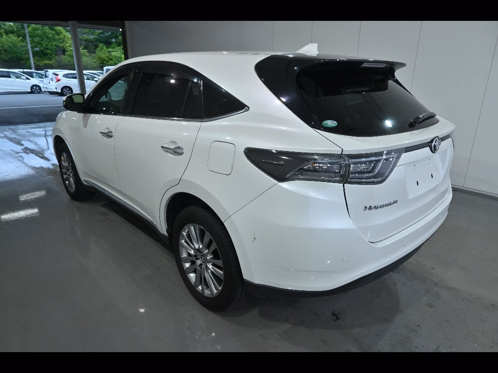 TOYOTA HARRIER
