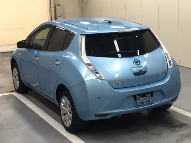NISSAN LEAF