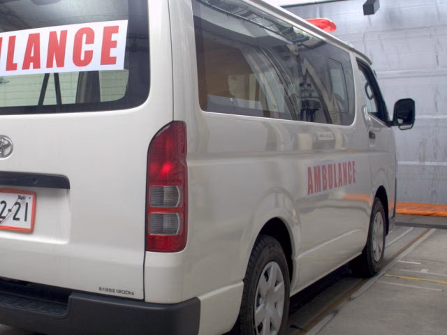 TOYOTA REGIUS ACE