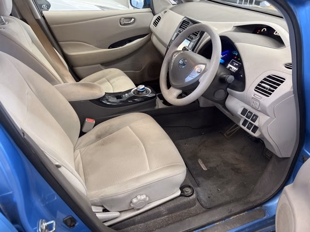 NISSAN LEAF