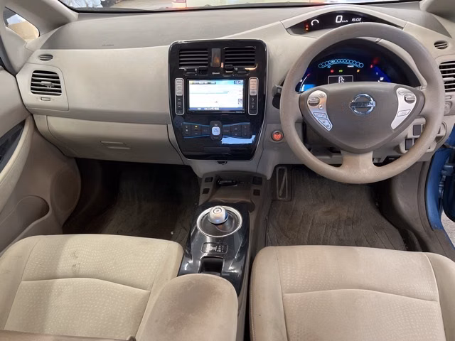 NISSAN LEAF