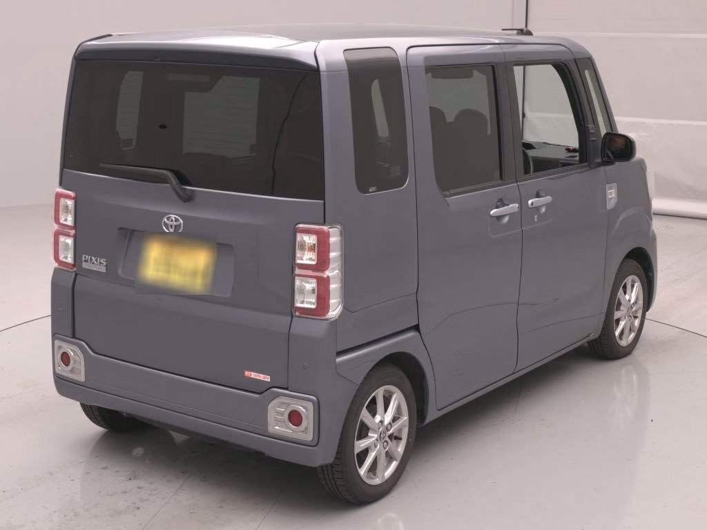 TOYOTA PIXIS MEGA