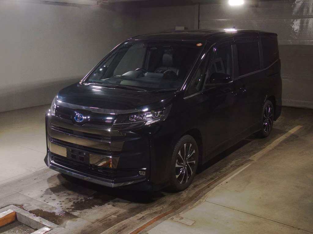 TOYOTA NOAH