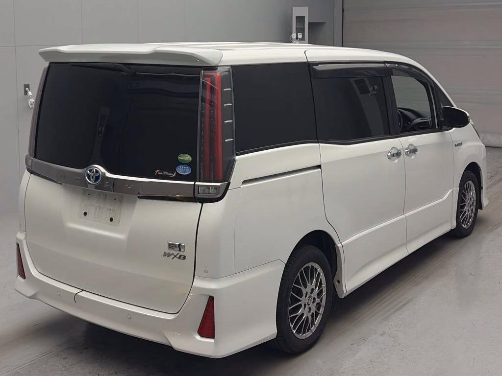 TOYOTA NOAH