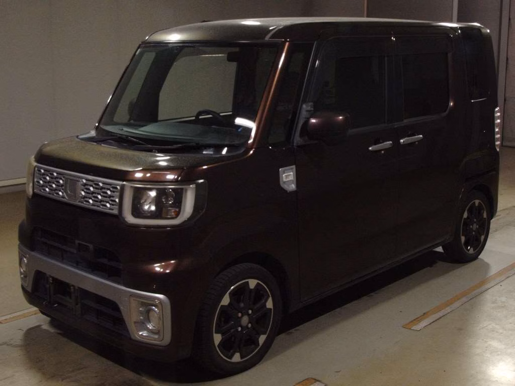 DAIHATSU WAKE