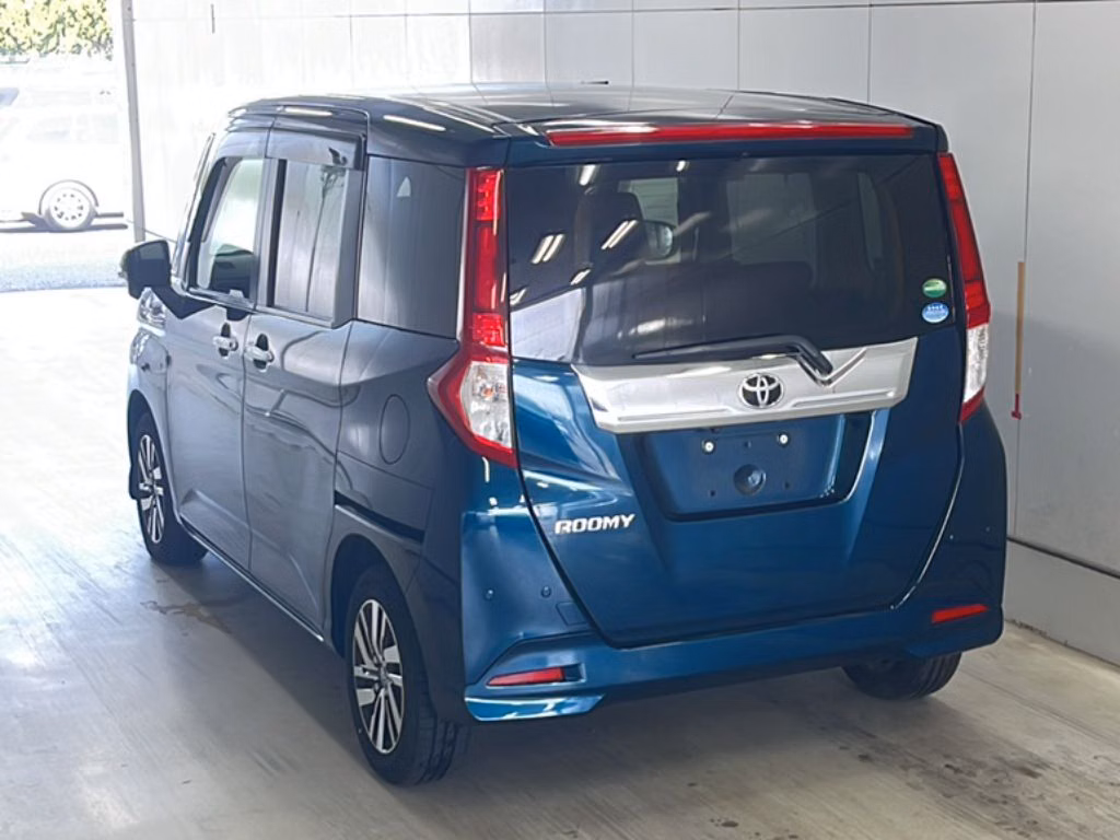 TOYOTA ROOMY