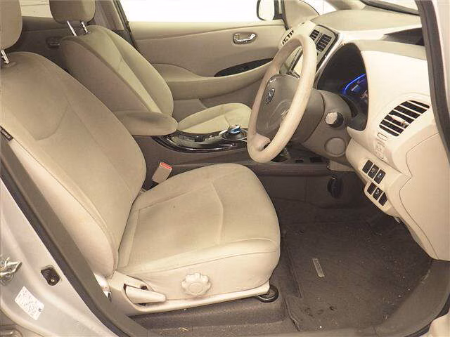 NISSAN LEAF