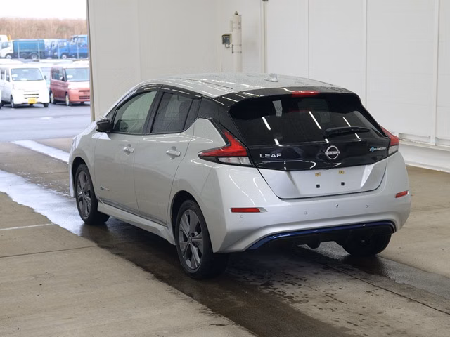 NISSAN LEAF