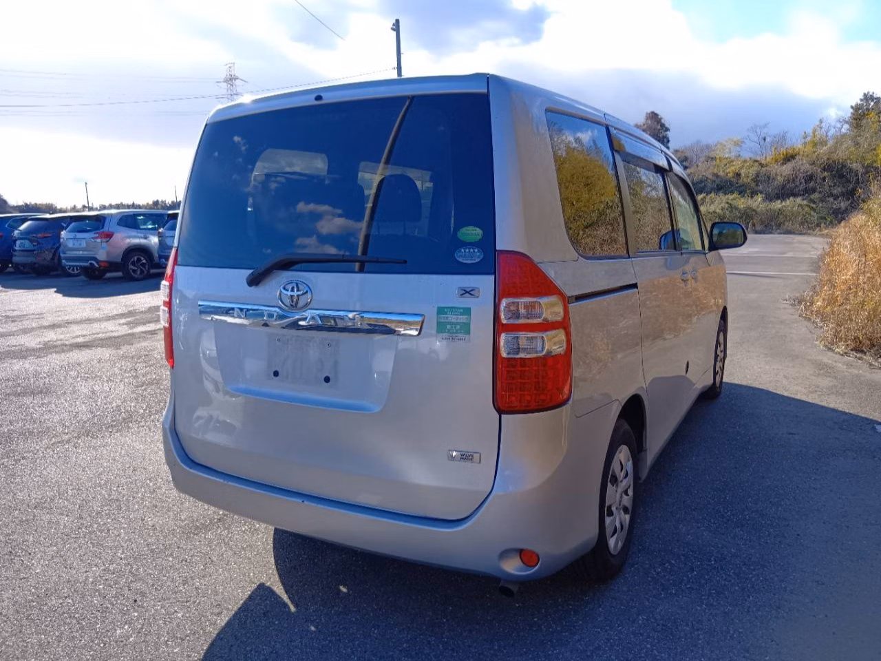 TOYOTA NOAH
