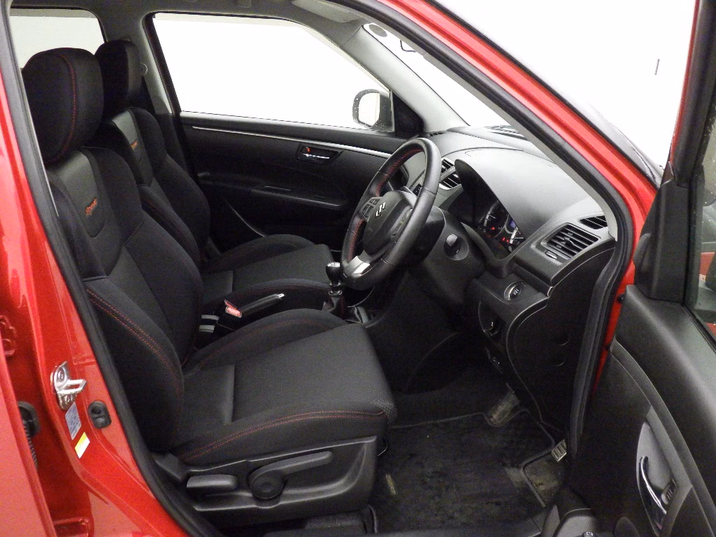 SUZUKI SWIFT