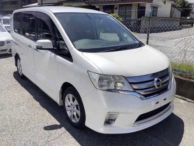 NISSAN SERENA