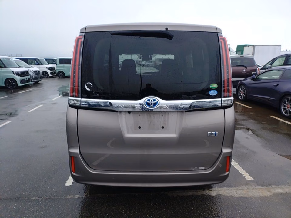 TOYOTA NOAH