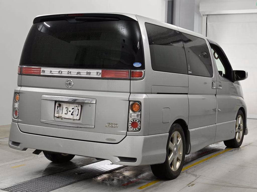 NISSAN ELGRAND
