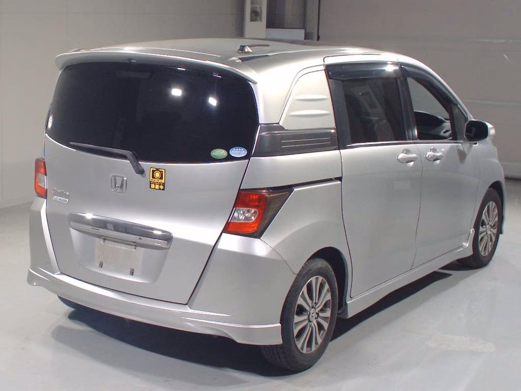 HONDA FREED SPIKE