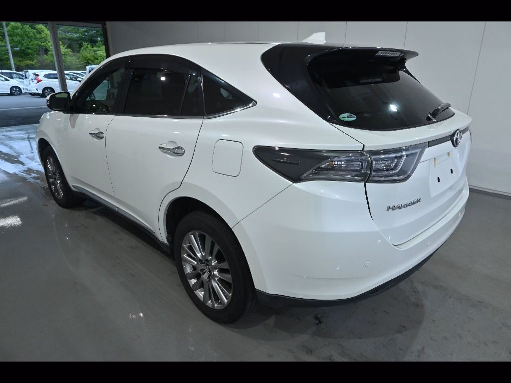 TOYOTA HARRIER
