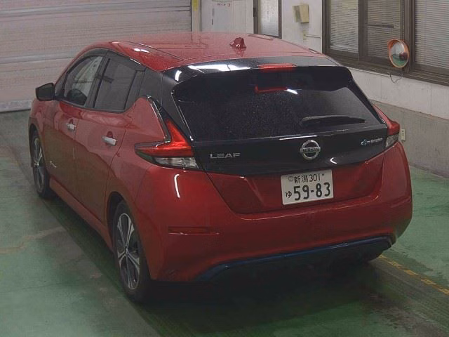NISSAN LEAF