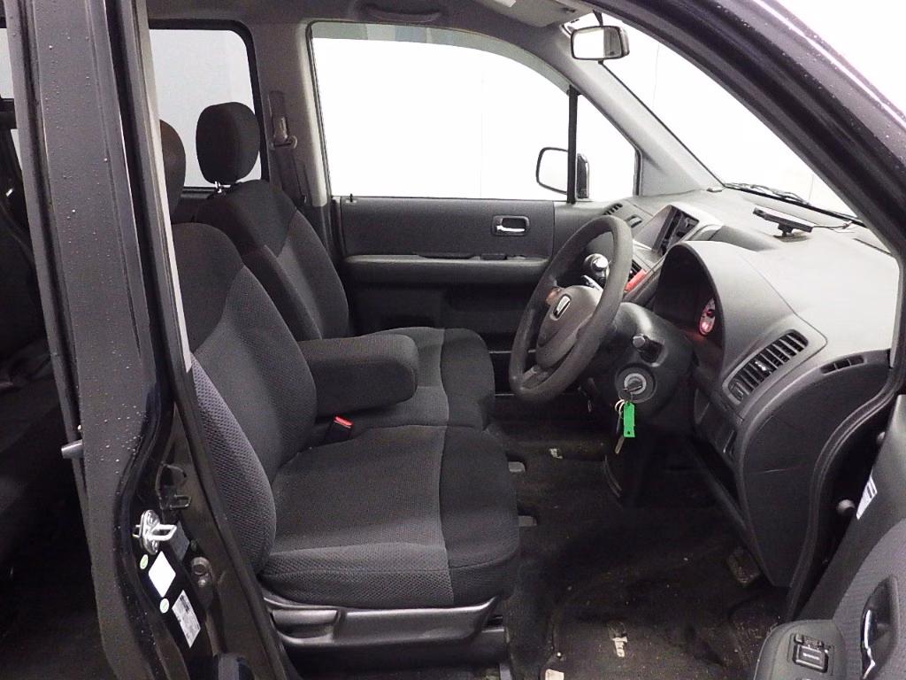 HONDA MOBILIO SPIKE