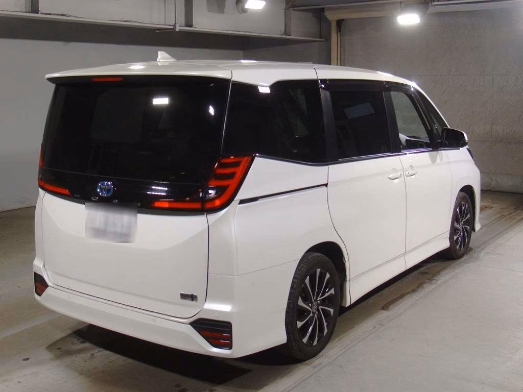 TOYOTA NOAH