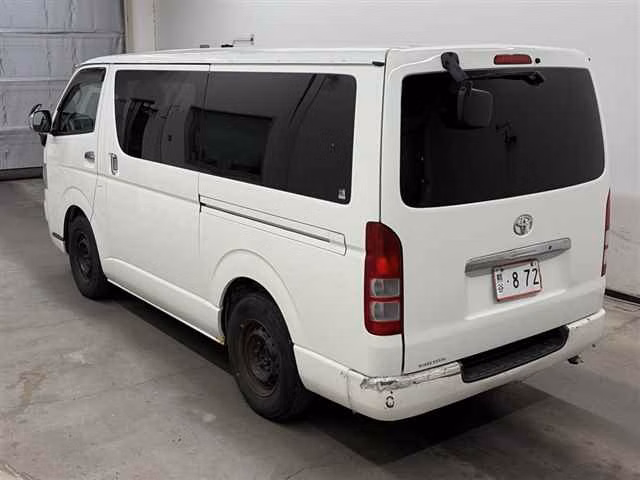 TOYOTA REGIUS ACE