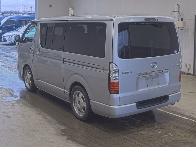 TOYOTA REGIUS ACE