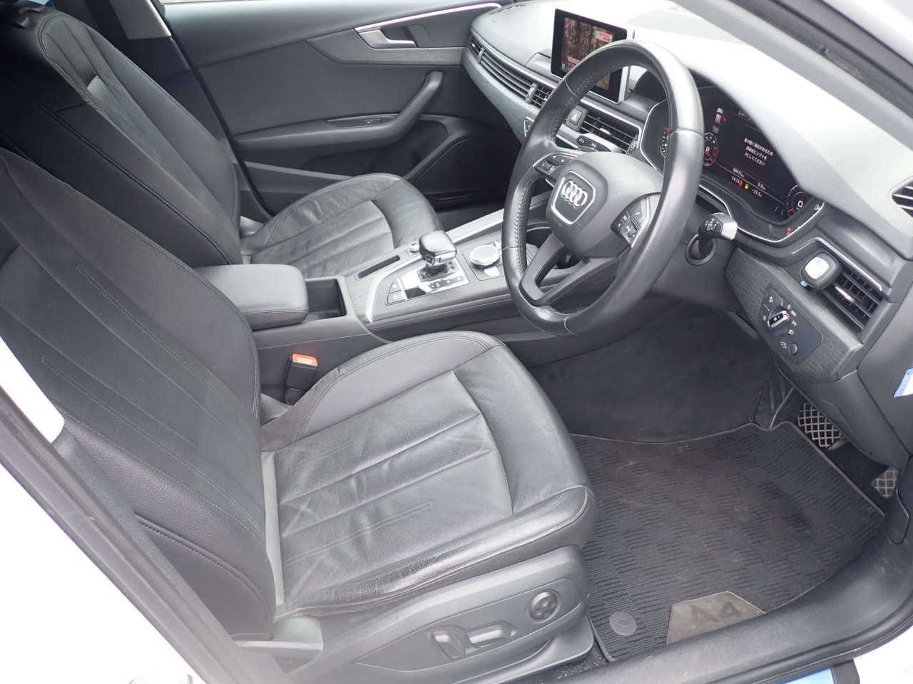 AUDI A4